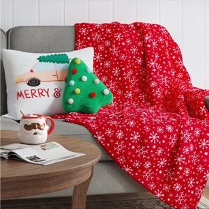 Snowflake Plush Christmas Throw Blanket Red/White - Wondershop Target